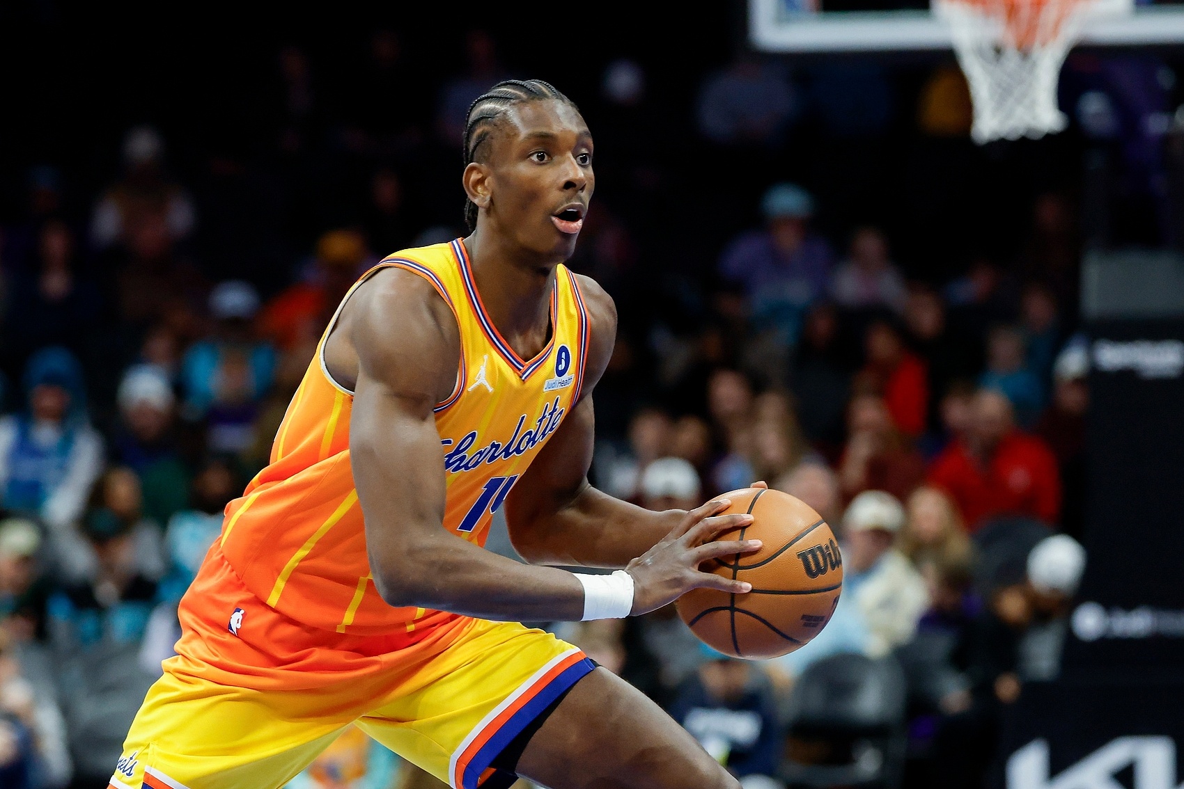 华体会官网-塞克斯顿：迪亚巴特是纯粹竞争者 对他充满信心他的拼劲感染全队