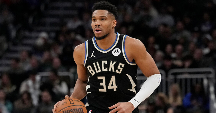 华体会官网-里弗斯：字母哥没有回归时间表 球队没有考虑让他缺席剩余比赛|雄鹿|安特托昆博|吉安尼斯·安特托孔波|奥斯汀-里弗斯|密尔沃基雄鹿队_新浪体育_新浪新闻